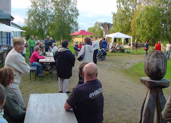 the taidekirppujen yö is a mix of art, music, and new experiences