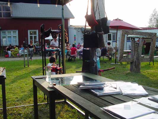 Also arts & craft are part of the taidekirppujen yö.